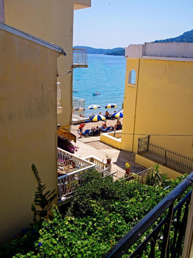 Hotel Pansion Roulis Moraḯtika Exterior foto